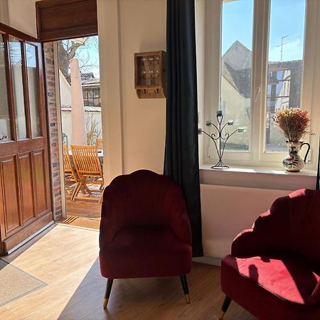 Villa Fontaine Avec Piscine Interieur Chauffee-Maison De Campagne Familiale -Ideal Vacances Ou Sejour Professionnel -3 Chambres-Bureau Separe -Lit Bebe - Parking Facile & Gratuit Bagian luar foto