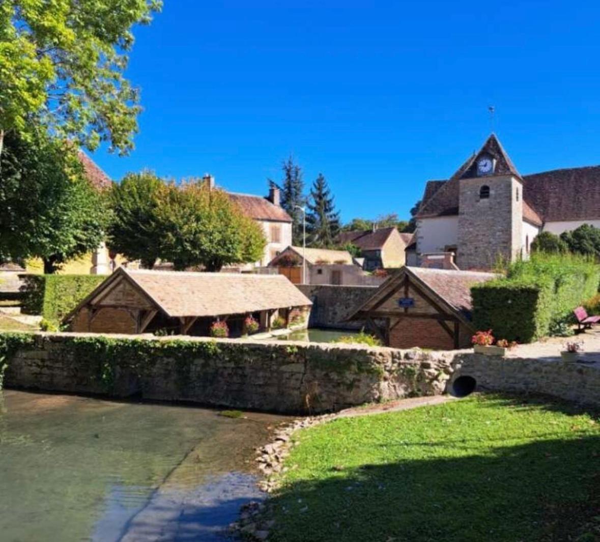 Villa Fontaine Avec Piscine Interieur Chauffee-Maison De Campagne Familiale -Ideal Vacances Ou Sejour Professionnel -3 Chambres-Bureau Separe -Lit Bebe - Parking Facile & Gratuit Bagian luar foto